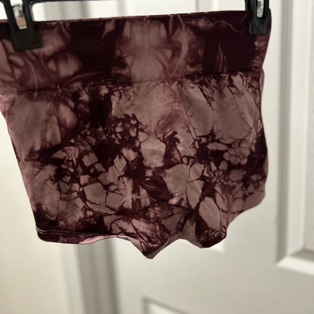 Tie-Dye Maroon Seamless Workout Short